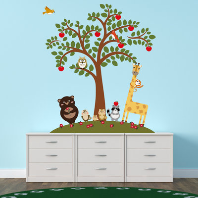 Muursticker dieren bij een appelboom