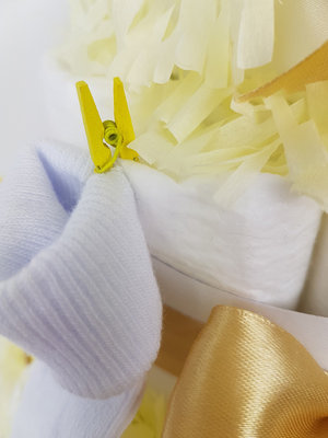 Luiertaart neutraal geel 3-laags (ideaal voor babyshower, kraam- en geboortecadeau)